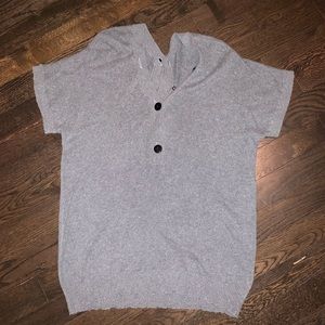 Short sleeve sweater
